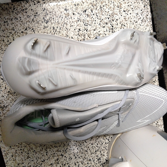 Adidas basketball shoes - Picture 8 of 8